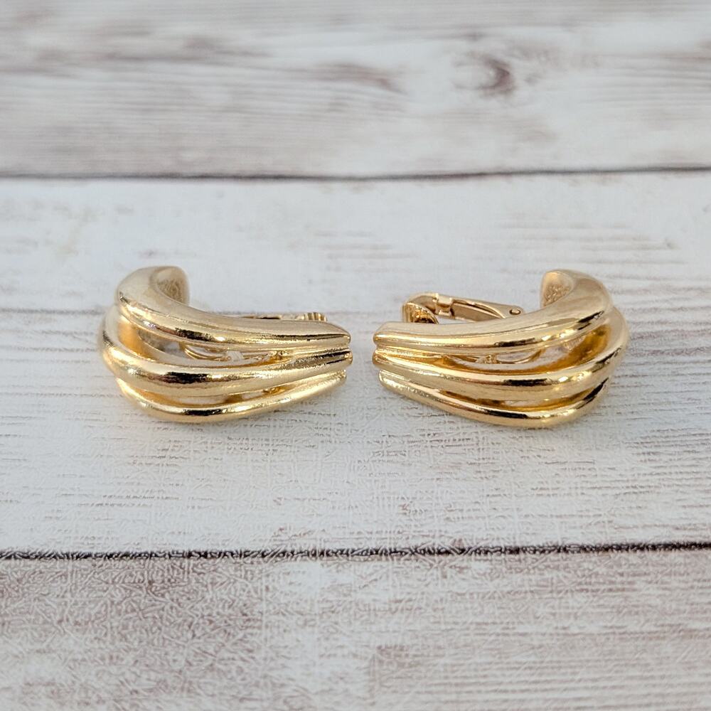 Vintage Clip On Earrings - Gold Tone Stylish Classy Statement Earrings - 1"